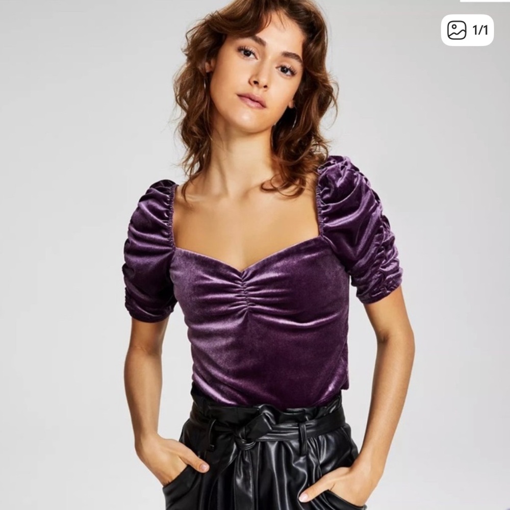 Velvet Ruched Puff Sleeve Crop Top in Purple